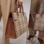 新包 | Burberry 上架新款 Title 手提包：經典 Nova 格紋