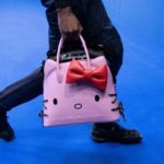 新包 | Balenciaga 上架 Hello Kitty 系列包款：少女心爆发