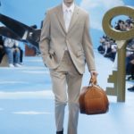 新包 | Louis Vuitton 2020秋冬男裝秀新包預覽：天空印花、「扭曲變形」手袋、絎縫 Monogram 圖案