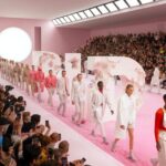 新包 | Dior Men 2020夏季新包上架：Daniel Arsham 藝術家合作系列、藍白漸變、報紙印花、Oblique 老花