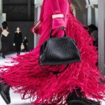 新包 | Bottega Veneta 預售2020秋冬系列新包：長流蘇，翻折包身